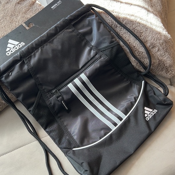 NWT Adidas media safe lined pocket bag - Picture 3 of 3